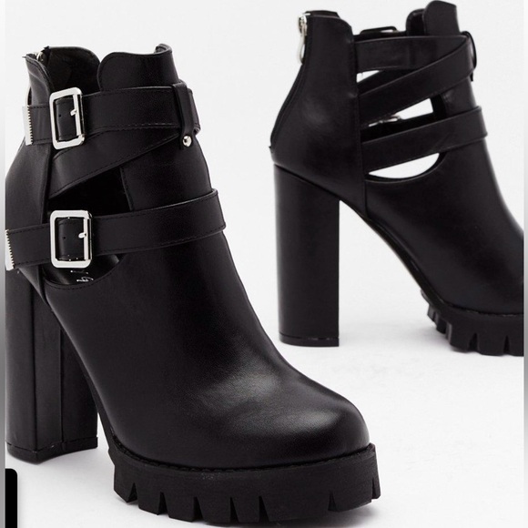 Nasty Gal 🖤 Heeled Cleated Cut-Out Faux Leather Buckle Biker Boots 👢🏍️ - Picture 2 of 9